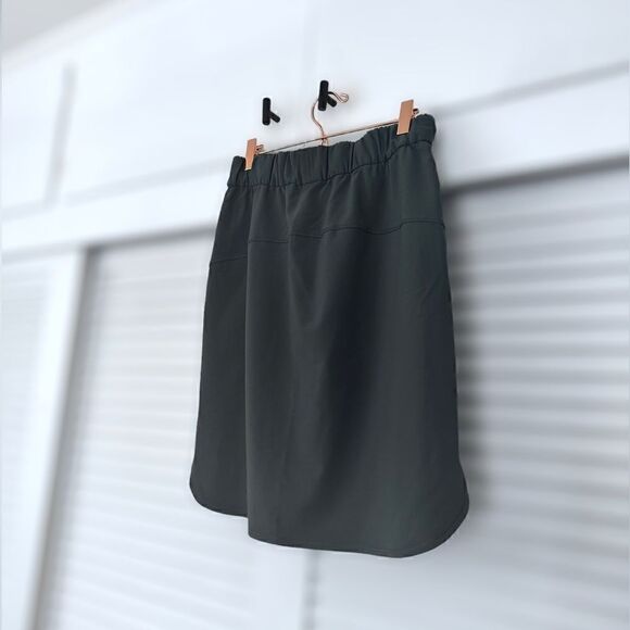 Lululemon On The Fly Skirt *Woven SZ 6 - Picture 4 of 12